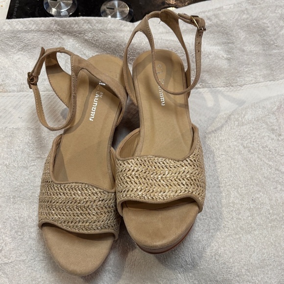 CL by Laundry Tan Woven Wedge Sandals - Picture 1 of 6
